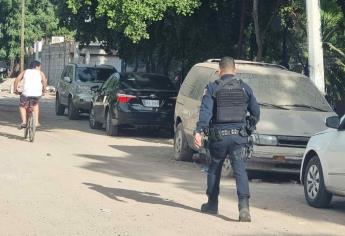 A mano armada despojan otro vehículo en Culiacán