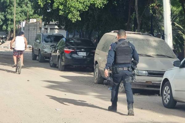 A mano armada despojan otro vehículo en Culiacán