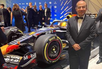 Expresidente Felipe Calderón presente en la premiación de la FIA