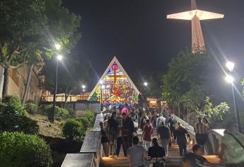 Con misa, mandas y kermés, cientos de feligreses celebran el Día de la Virgen en La Lomita de Culiacán