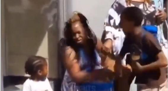 Niño se vuelve viral tras cachetear a su mamá al encontrarse drogada Niño se vuelve viral tras cachetear a su mamá al encontrarse drogada