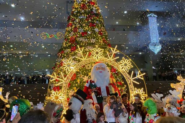 Llega la magia a Palacio de Gobierno con el encendido del árbol de Navidad