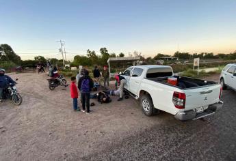 Dos jóvenes lesionados tras Impacto entre motocicleta y camioneta en Ahome