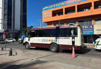 Menor detenido en camión de Culiacán fue amenazado por policías y duró 6 horas en barandilla 