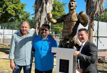 «El Travieso» Arce es un inmortal en Los Mochis, desvelan estatua en su honor