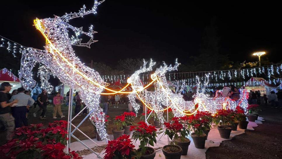 ¡Deslumbrante Arranque Navideño! Villa Iluminada brilla en el Parque Central de Mazatlán