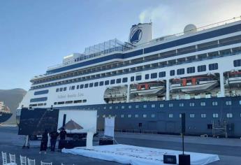 Con banda y muestra cultural recibe Topolobampo a crucero Volendam Holland América