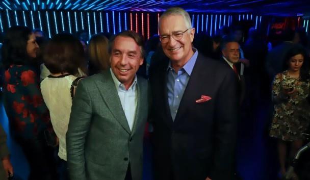 Ricardo Salinas Pliego aplaude a Emilio Azcarraga