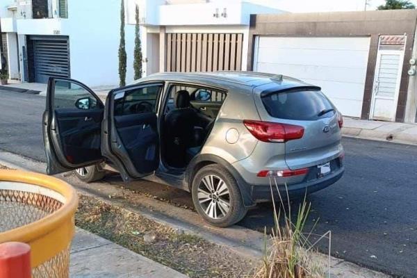 Policías Estatales recuperan camioneta robada en Culiacán