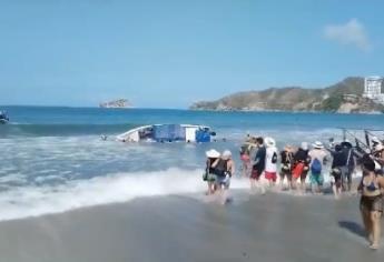 Turistas viven para contarla, se voltea su barco en playas de Colombia