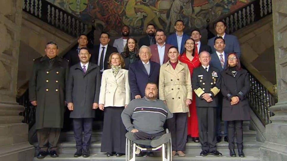 AMLO entrega Premio Nacional del Deporte a Selección Mexicana de Beisbol