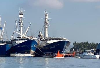 Se desploma helicóptero en canal de navegación de Mazatlán