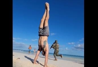 Maestro de yoga transmite en vivo plena persecución en Tulum /VIDEO