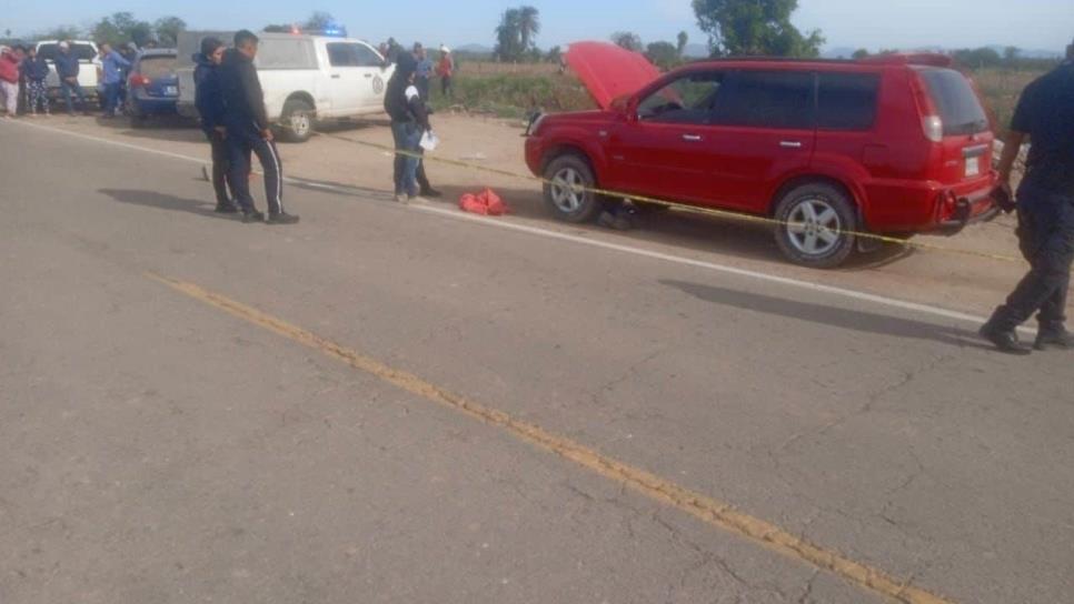 Localizan a un hombre muerto abajo de una vagoneta en Las Grullas, Ahome 