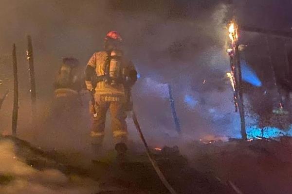 Se apoyará a las familias de viviendas quemadas por pirotecnia en Mazatlán: Alcalde