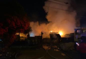 Entregan apoyos para la reconstrucción de casas quemadas por pirotecnia en Mazatlán
