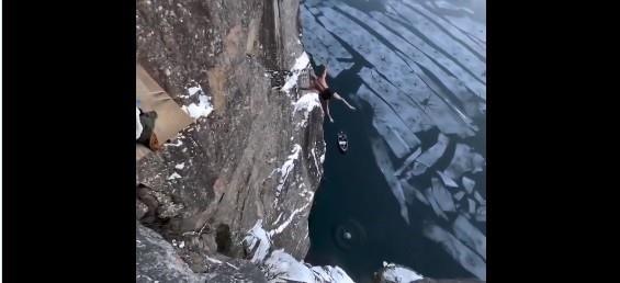 Ken Stornes impone récord al saltar 40.5 metros a las gélidas aguas de Noruega