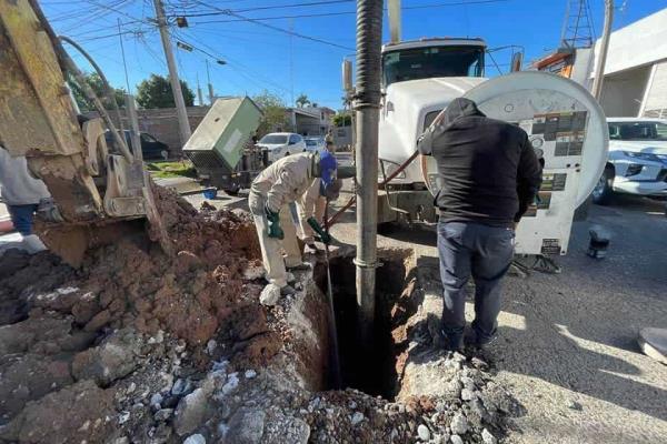 Gerardo Vargas busca recursos para la atención de drenajes caídos en Ahome