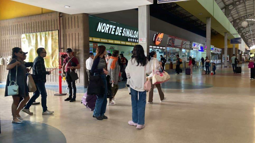 ¡A reventar! los camiones foráneos en la central de autobuses de Culiacán por Año Nuevo