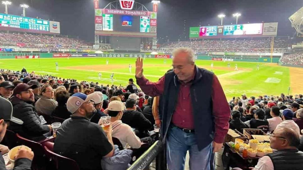 «Mucha suerte a todos los equipos sinaloenses»: Rubén Rocha tras visita al estadio Tomateros