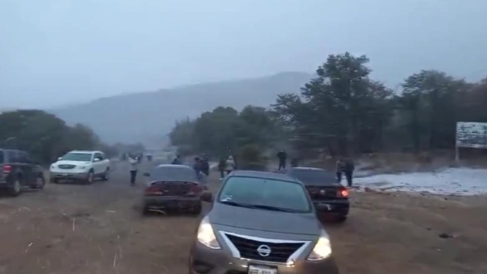 ¡Ahí viene más frio! Caen nevadas en la sierra de Sonora