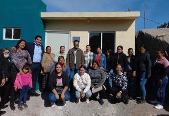 Gámez Mendívil entrega 27 acciones de vivienda en la sindicatura de Quilá