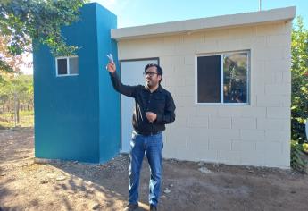 Gámez Mendívil entrega campo de fútbol y 23 viviendas en Tepuche; una inversión de 4 millones de pesos
