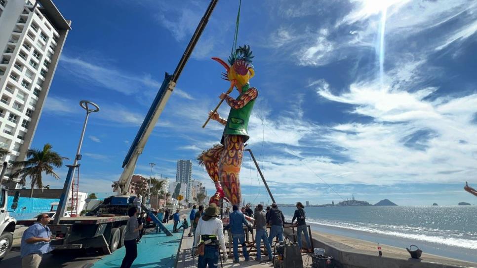 Instalan primer monigote del Carnaval de Mazatlán 2024; descubre en que está inspirado