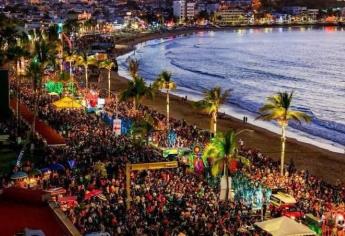 Hoteles ofrecen desayunos y asientos a huéspedes para ver el desfile del Carnaval de Mazatlán