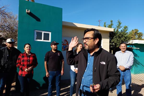 Gámez Mendívil entrega 24 acciones de vivienda en la sindicatura de Aguaruto