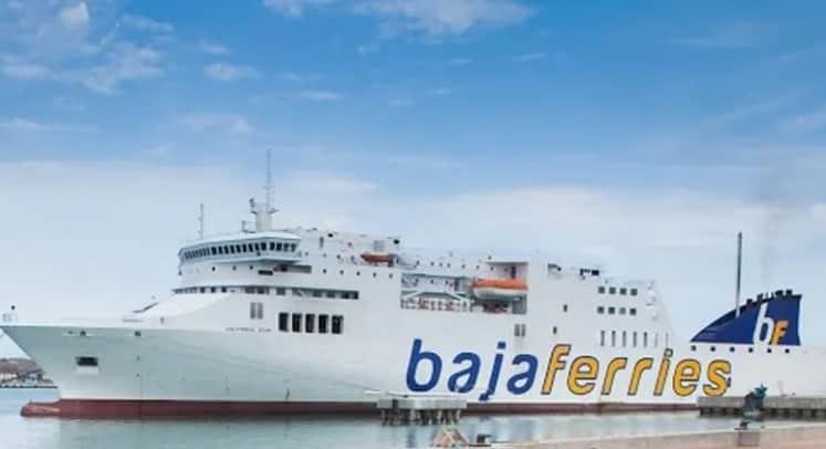 El buque Baja Star de Baja Ferries cruza el Canal de Panamá | VIDEO