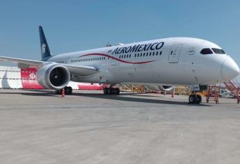 Pasajero provoca terror en vuelo de Aeroméxico tras abrir puerta y posar sobre un ala