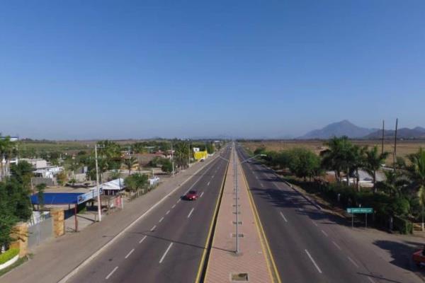 Cierran ambos carriles de la Maxipista tras fuerte accidente de un tráiler