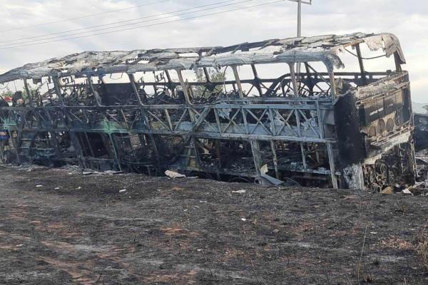 Saldo preliminar del camionazo: 19 muertos, 18 heridos y 37 pasajeros