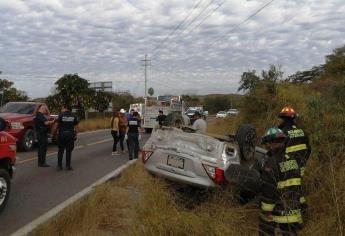 Accidente en la carretera libre Mazatlán-Culiacán deja cuatro heridos