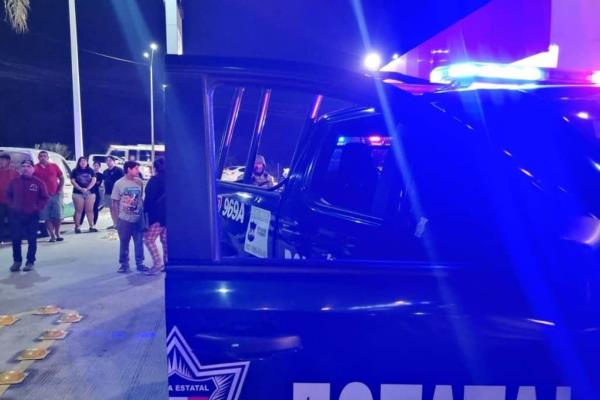 Le despojan su auto de modelo reciente a una mujer en Culiacán