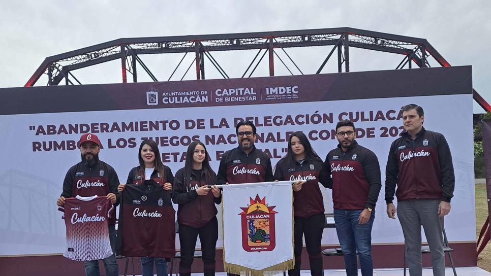 Juan de Dios Gámez abandera a la Delegación Culiacán rumbo a etapa Estatal de Juegos Nacionales