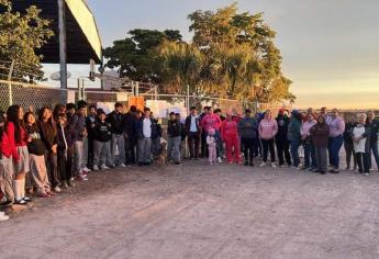 Padres de familia toman otra escuela en Ahome por falta de maestros 