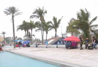 Retira Seguridad Pública 8 casas de campaña del malecón de Mazatlán