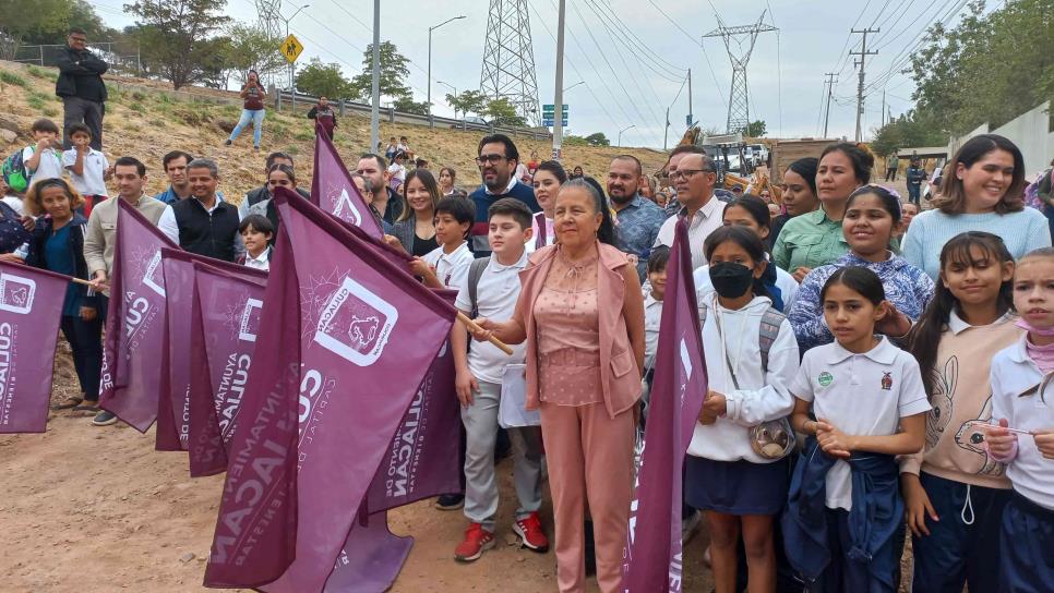 Gámez Mendívil da banderazo a pavimentación en la Colonia Francisco I. Madero