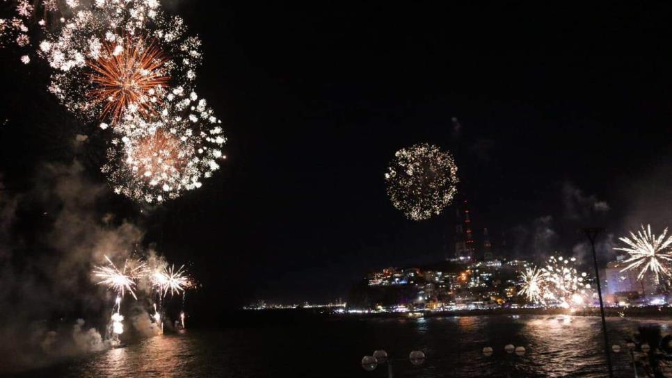 Espectacular Combate Naval ilumina el Carnaval de Mazatlán 2024