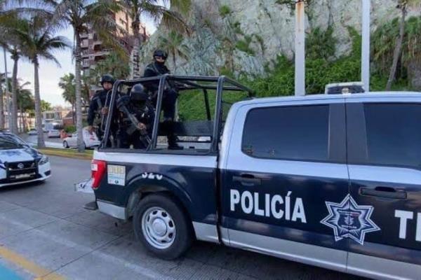 Mujer y niña resultan heridas en choque en Las Mañanitas, Mazatlán