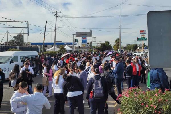 La UAS moviliza a estudiantes y maestros para bloquear el Rosales en Los Mochis