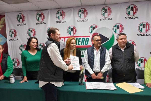 PRI Sinaloa entrega constancias que avalan a sus candidatos locales PRI Sinaloa entrega constancias que avalan a sus candidatos locales