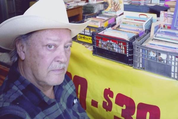 «Del pueblo depende continuar con la lectura»: Don José solicita apoyo para solventar su biblioteca en Culiacán