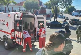 Joven herido de bala llega a farmacia a pedir auxilio en Culiacán