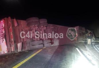 Cierran parte de la Maxipista Mazatlán - Culiacán por volcadura de un tráiler