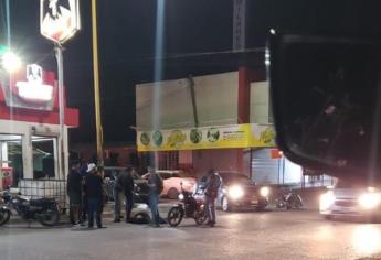 Motociclista sufre fuerte accidente automovilístico en Culiacán