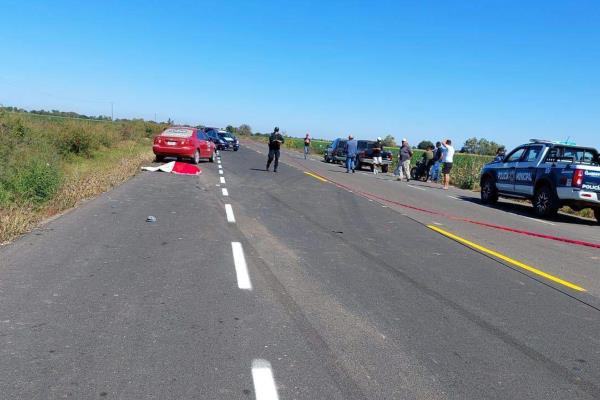 Muere motociclista en carretera a Las Glorias; el conductor de un vehículo invadió carril contrario