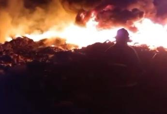 Se incendia el tiradero de llantas del basurón de Culiacán 